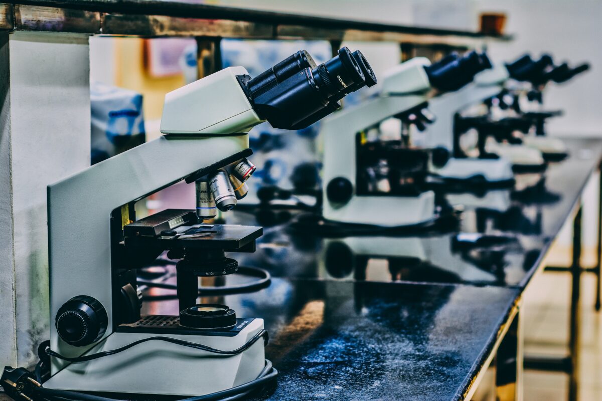 Laboratory microscopes