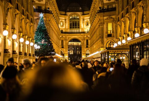 crowds shopping at various retailers at Christmas time